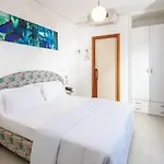 Alexander Hotel