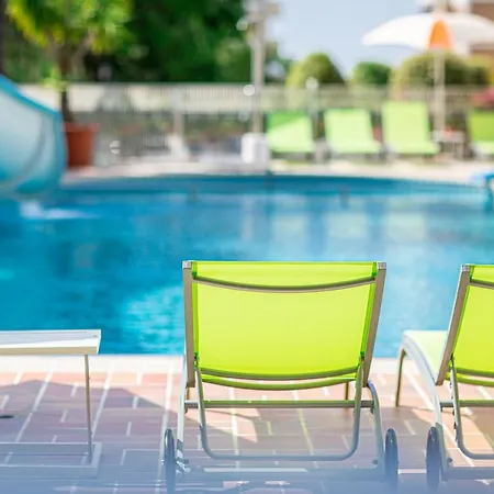 Alexander Hotel 3*